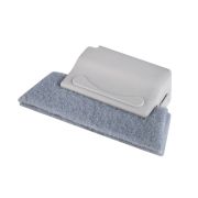 Губка-щетка для труднодоступных мест (оконных рам, углов, щелей)